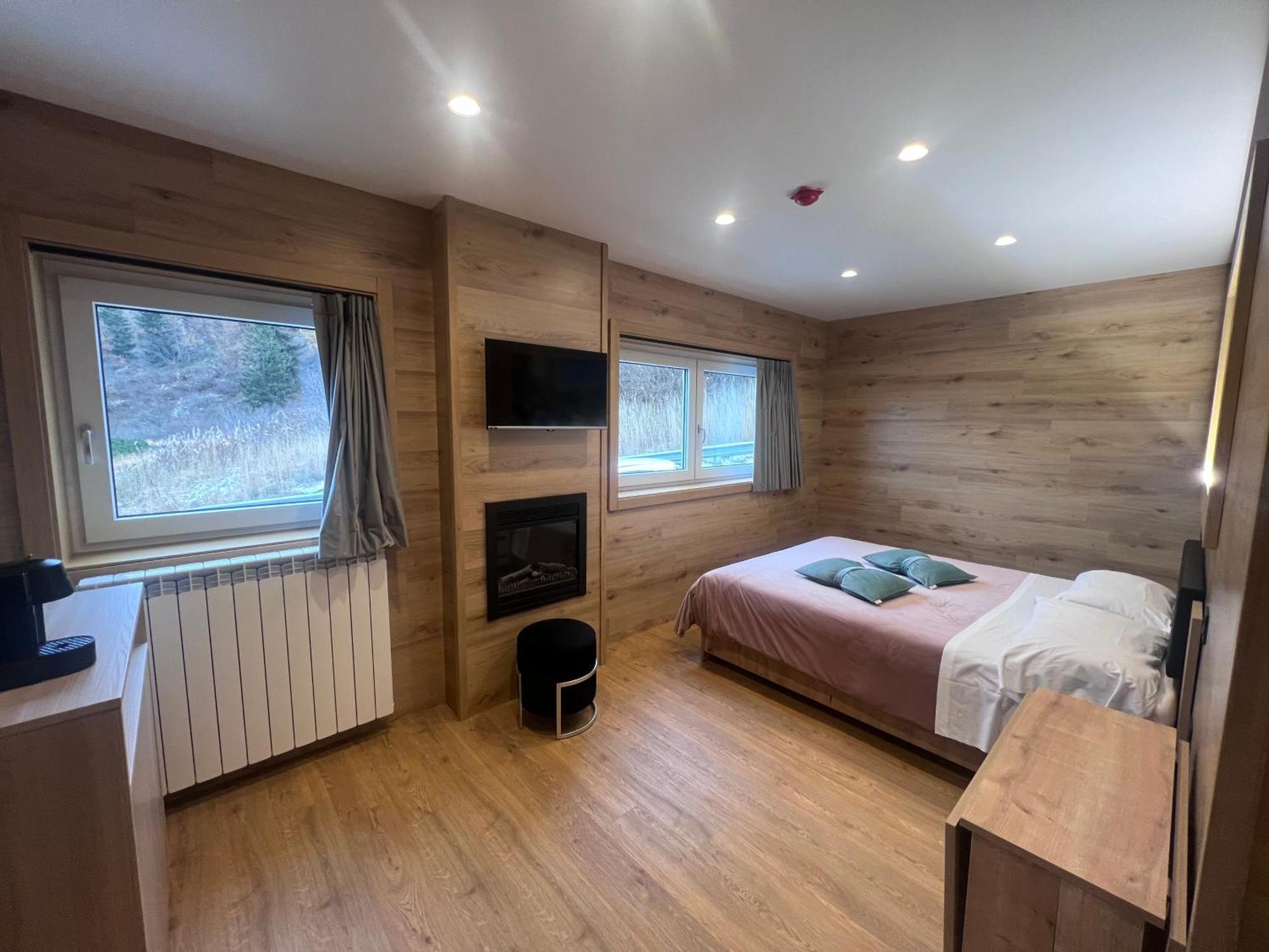 Anemone Bianco Suite Rooms Passo del Tonale Exterior photo
