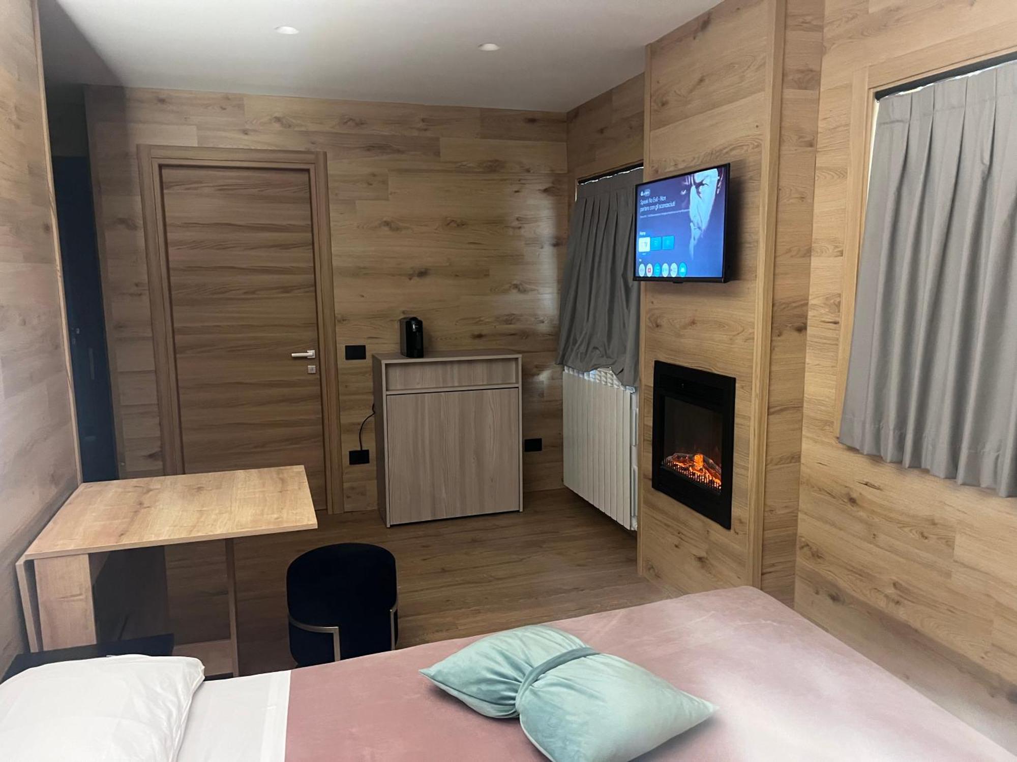 Anemone Bianco Suite Rooms Passo del Tonale Exterior photo
